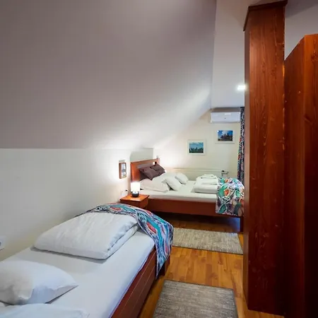 Baglyas Vendeghaz * Edelény